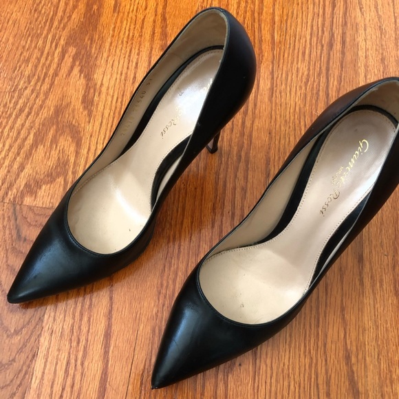 black calf leather pump. A pointed toe signature style. Four inch heel - Picture 6 of 7